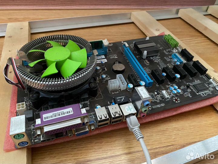 Материнская плата с процессором