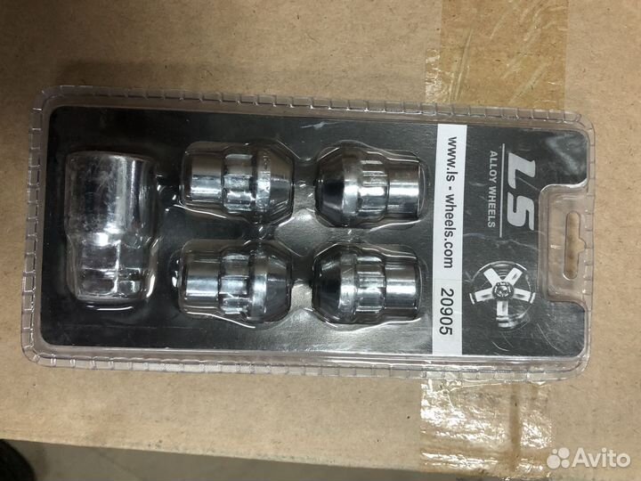 Гайка колеса