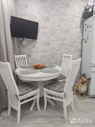 Стол и стулья на кухню