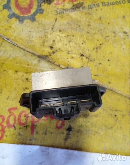 Резистор печки Toyota Camry 30