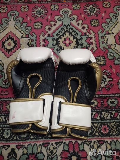 Боксерские перчатки 14 oz everlast