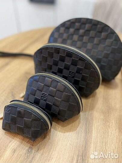 Набор косметичек LV черные