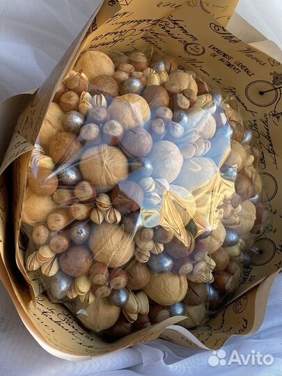 Съедобные букеты из орехов