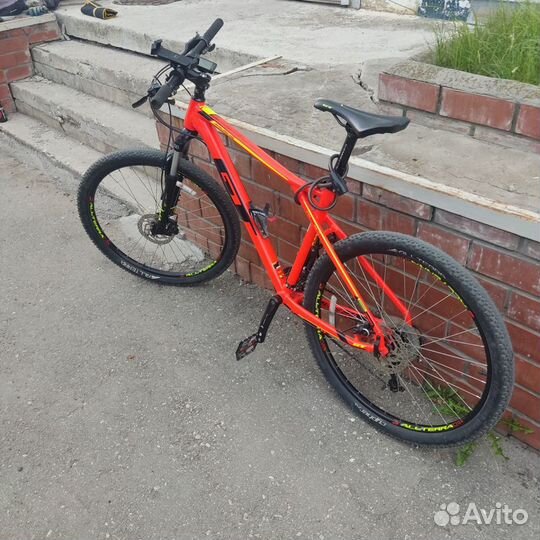 Велосипед GT Avalanche. 27.5