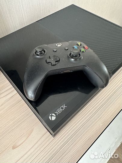 Продам игровую консоль Х box one