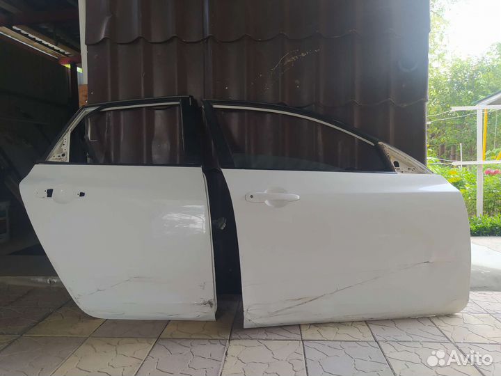 Двери на mazda 3 хэтчбек