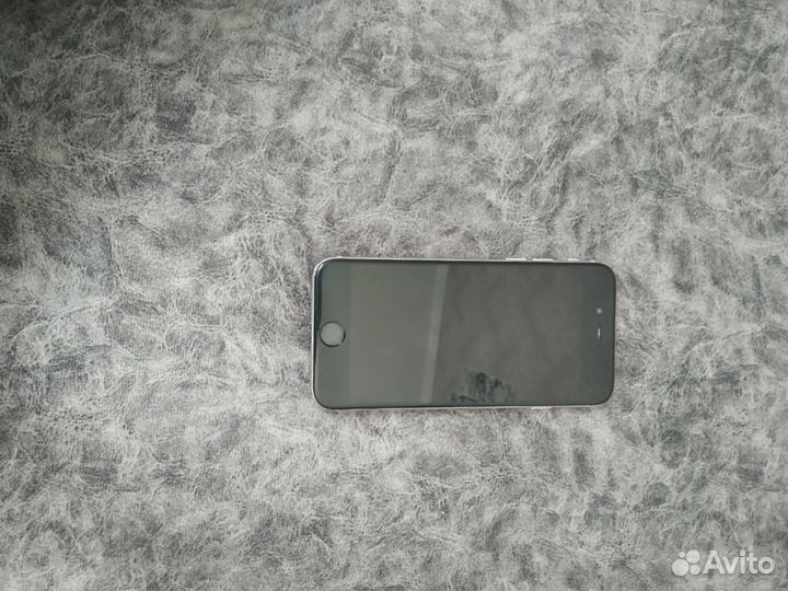 Телефон iPhone 6