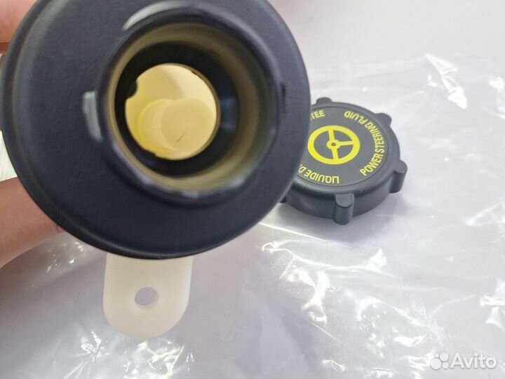 Бачок гур Форд Фокус 2