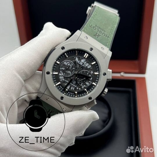 Часы мужские Hublot серый корпус зеленый ремешок