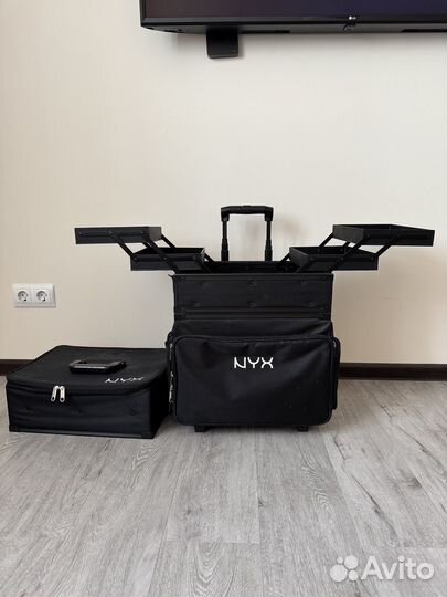 Чемодан на колесах