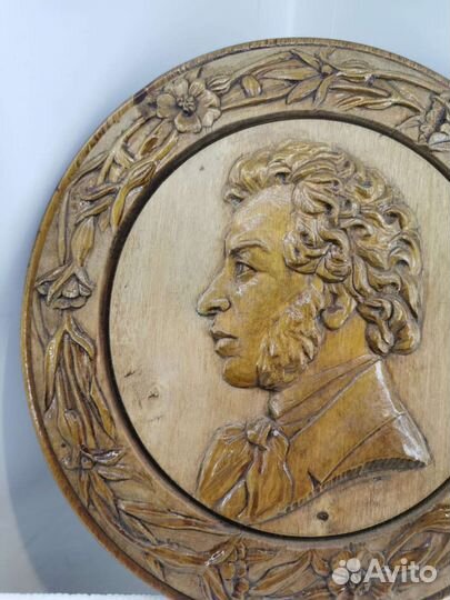 Пушкин А. С. Настенное панно. Дерево, резьба. 53