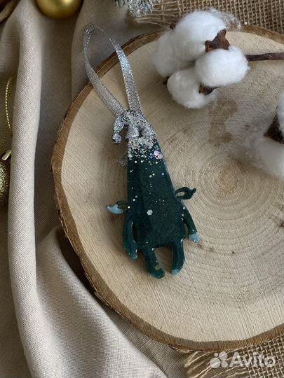 Набор новогодних игрушек из эпоксидной смолы