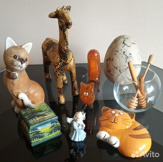 Шкатулка из камня, статуэтки, вазочки