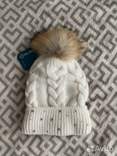 Шапка с помпоном для девочки