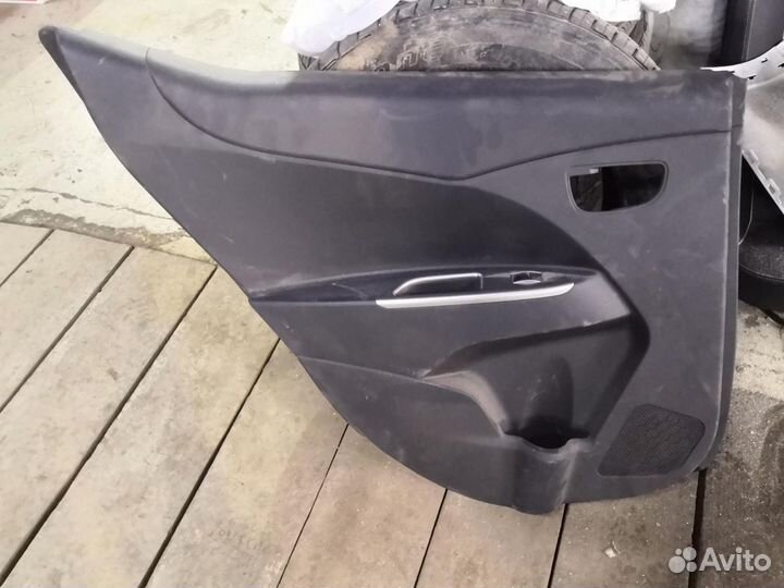 Обшивка двери lifan X50 W215