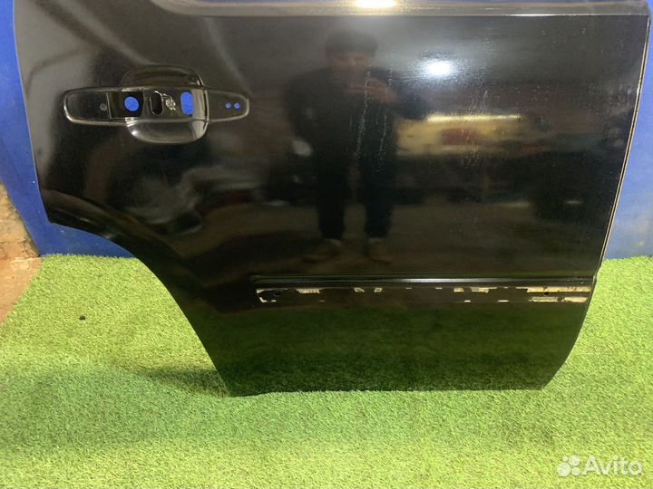 Дверь задняя правая Cadillac Escalade 3