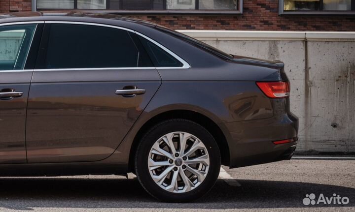 Аренда Audi A4 от одной минуты в Москве