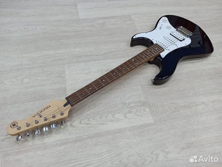 Электрогитара Yamaha