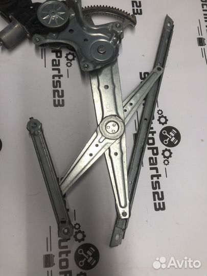 Стеклоподъемник передний левый Toyota Camry V70