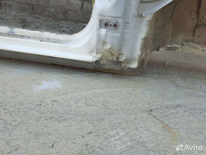Срез кузова правй, порог Ланжерон Toyota crown 151