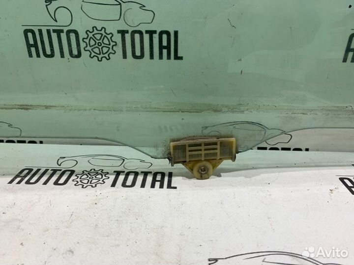 Стекло двери переднее правое Kia Ceed JD 2012