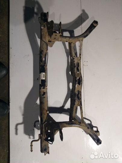 Балка задняя подрамник VW golf V