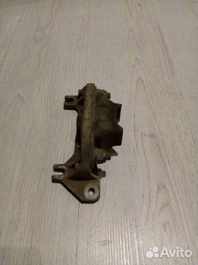 Кронштейн опора крепления кпп коробки передач Rena