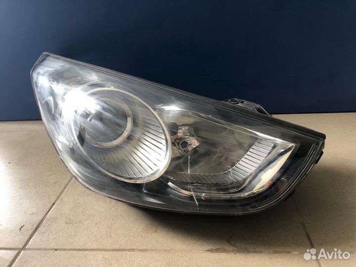 Hyundai IX35 фара правая перед 92102-2Y
