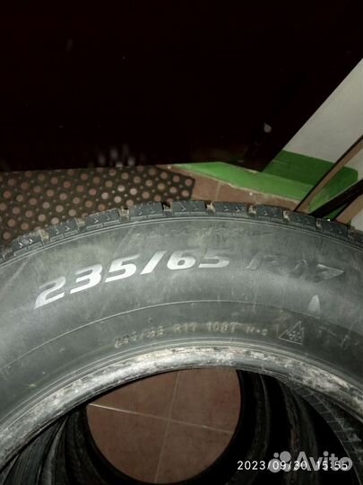 Pirelli Ice Zero 235/65 R17
