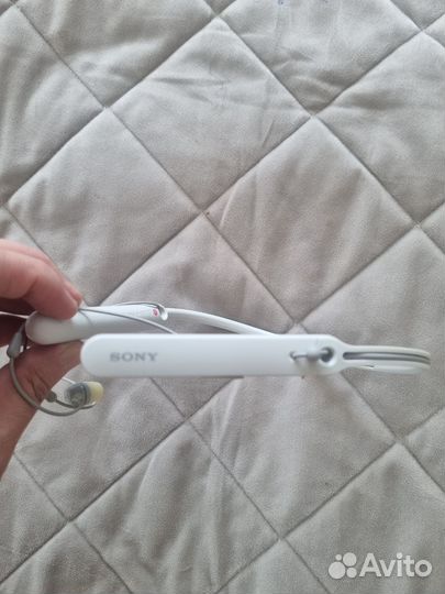 Беспроводные наушники sony WI-C400