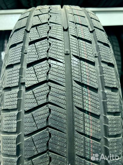 iLink Winter IL868 215/70 R16 85T