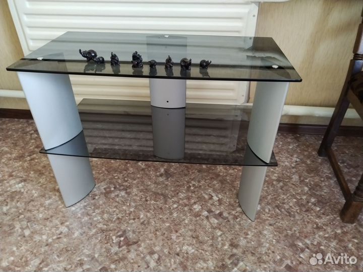 Стол стеклянный