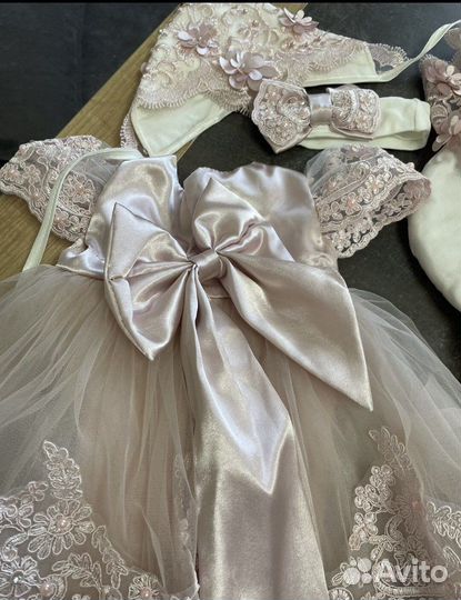 Комплект на выписку для девочки