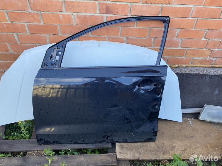 Дверь передняя левая на volkswagen polo sedan