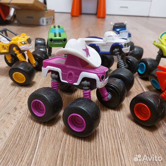 Вспыш и чудо машинки детский набор