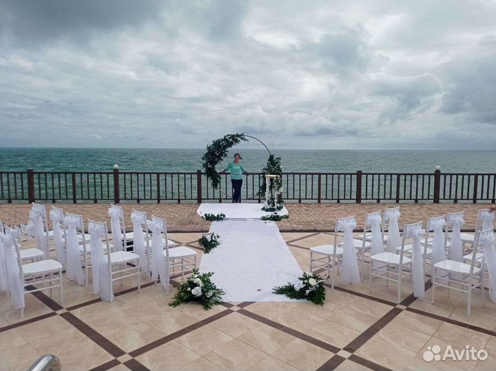 Чехлы на стулья белые