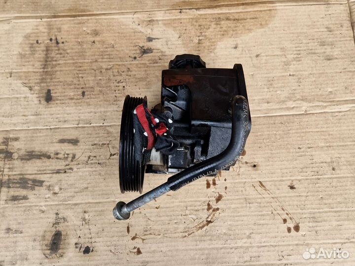 Насос гур A0044667001 Mercedes W204