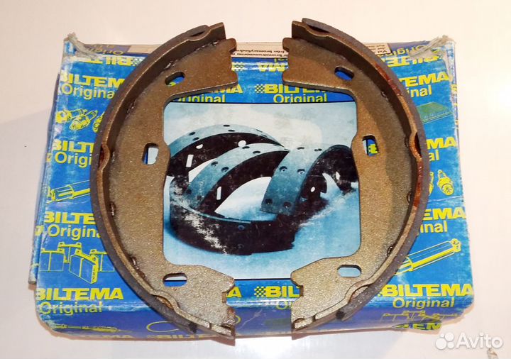 Задние барабанные колодки для Opel (83-91г) новые