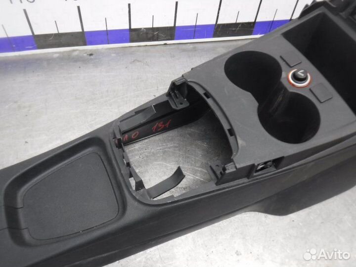 Консоль между сидений Volkswagen Polo CFN 2010