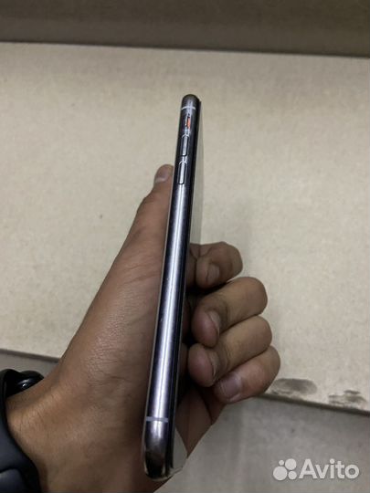 Телефон iPhone X