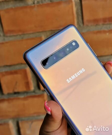 Samsung Galaxy S10, 6/128 ГБ