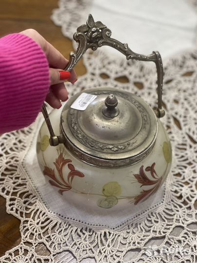 Антикварная бисквитница, Европа