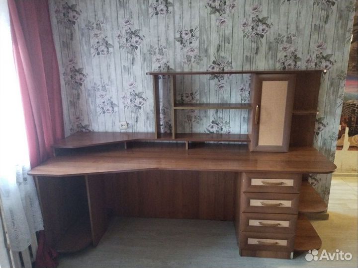 Компьютерный стол