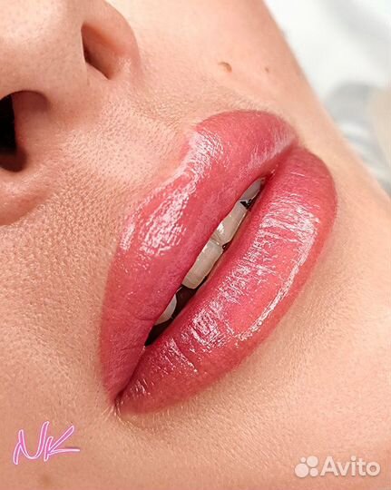 Мастер перманентного макияжа