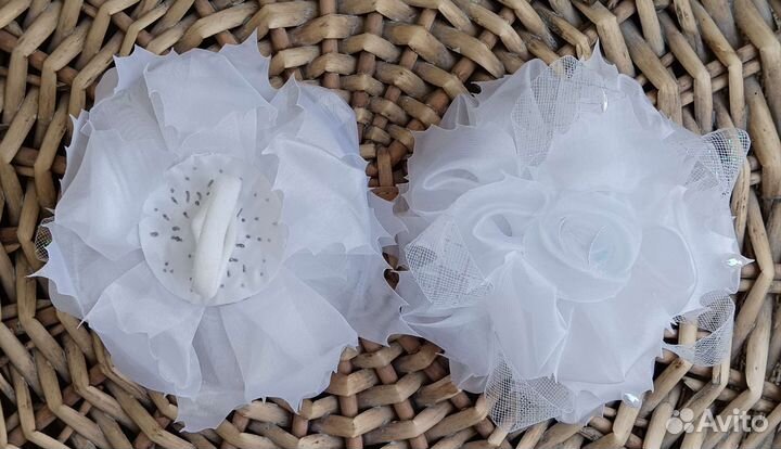 Бант белый на резинке