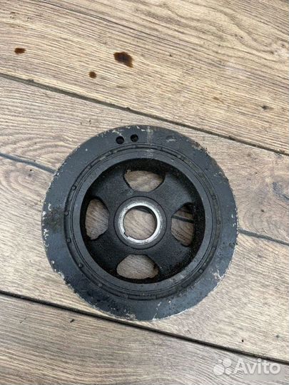 Шкив коленвала Mitsubishi Carisma 1.6