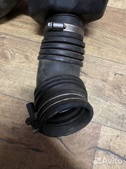 Резонатор воздушного фильтра Toyota Hilux Surf