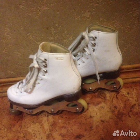 Роликовые коньки