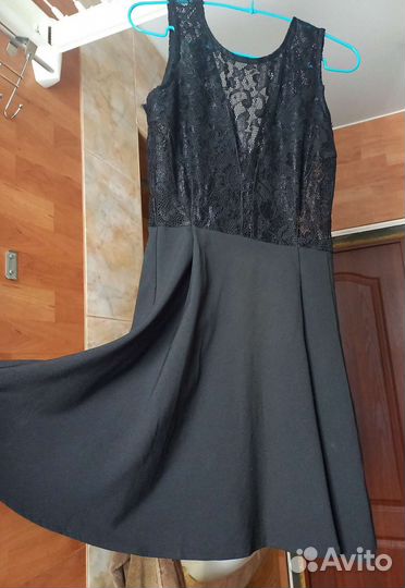 Платья вечерние