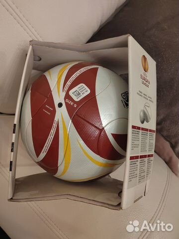 Футбольный мяч adidas